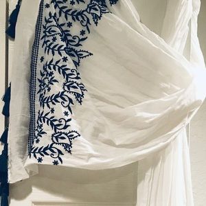Rectangular scarf.